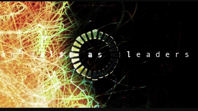 鱼缸里突然在水面角落出现很多想泡沫一样的气泡是怎么回事？